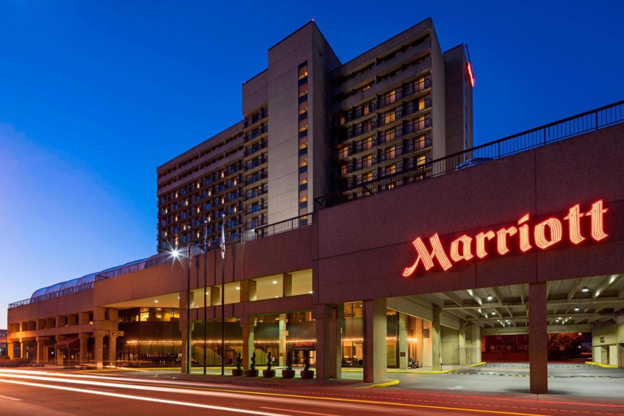 ชาร์ลสตัน แมริออท ทาวน์ เซ็นเตอร์ Hotel ภายนอก รูปภาพ