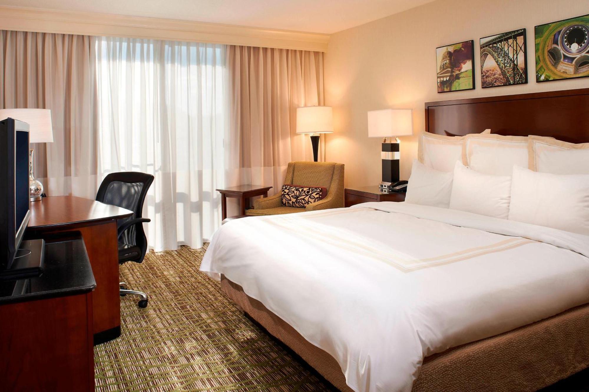 ชาร์ลสตัน แมริออท ทาวน์ เซ็นเตอร์ Hotel ภายนอก รูปภาพ
