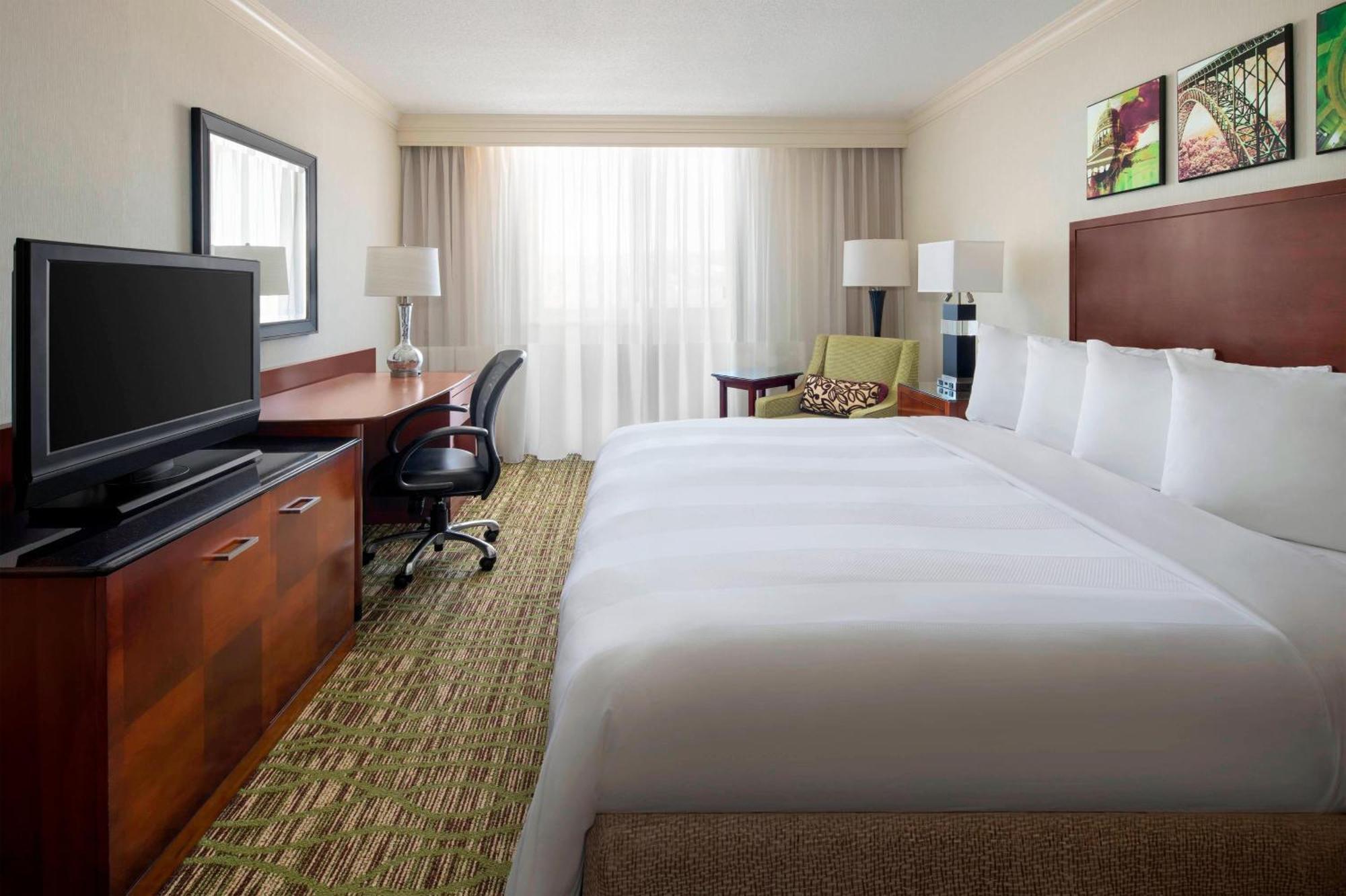 ชาร์ลสตัน แมริออท ทาวน์ เซ็นเตอร์ Hotel ภายนอก รูปภาพ