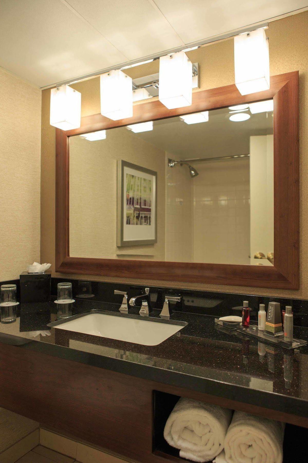 ชาร์ลสตัน แมริออท ทาวน์ เซ็นเตอร์ Hotel ภายนอก รูปภาพ